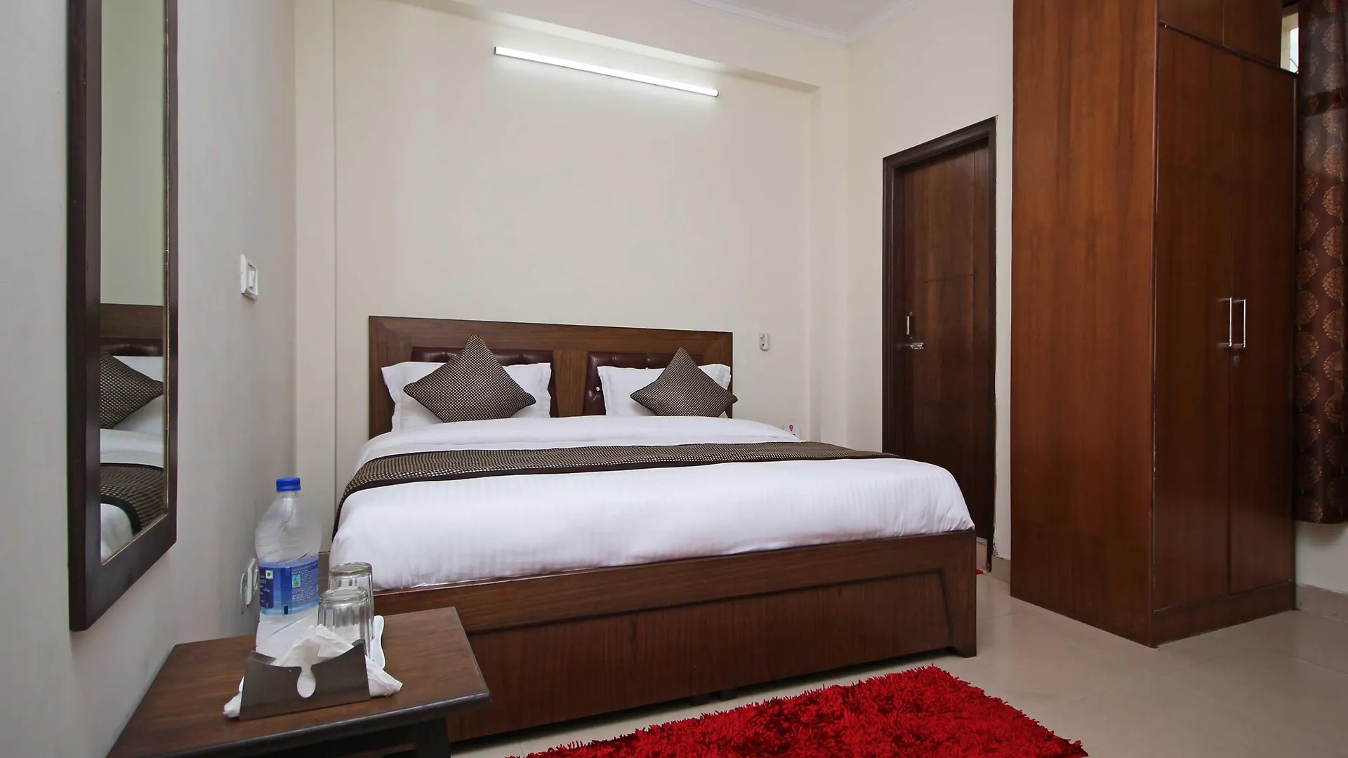 Hotel O Surya Palace New Delhi