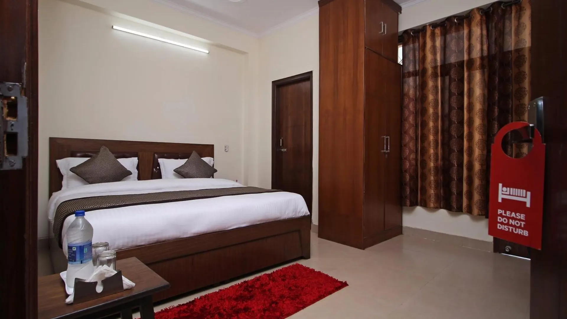 Hotel O Surya Palace New Delhi