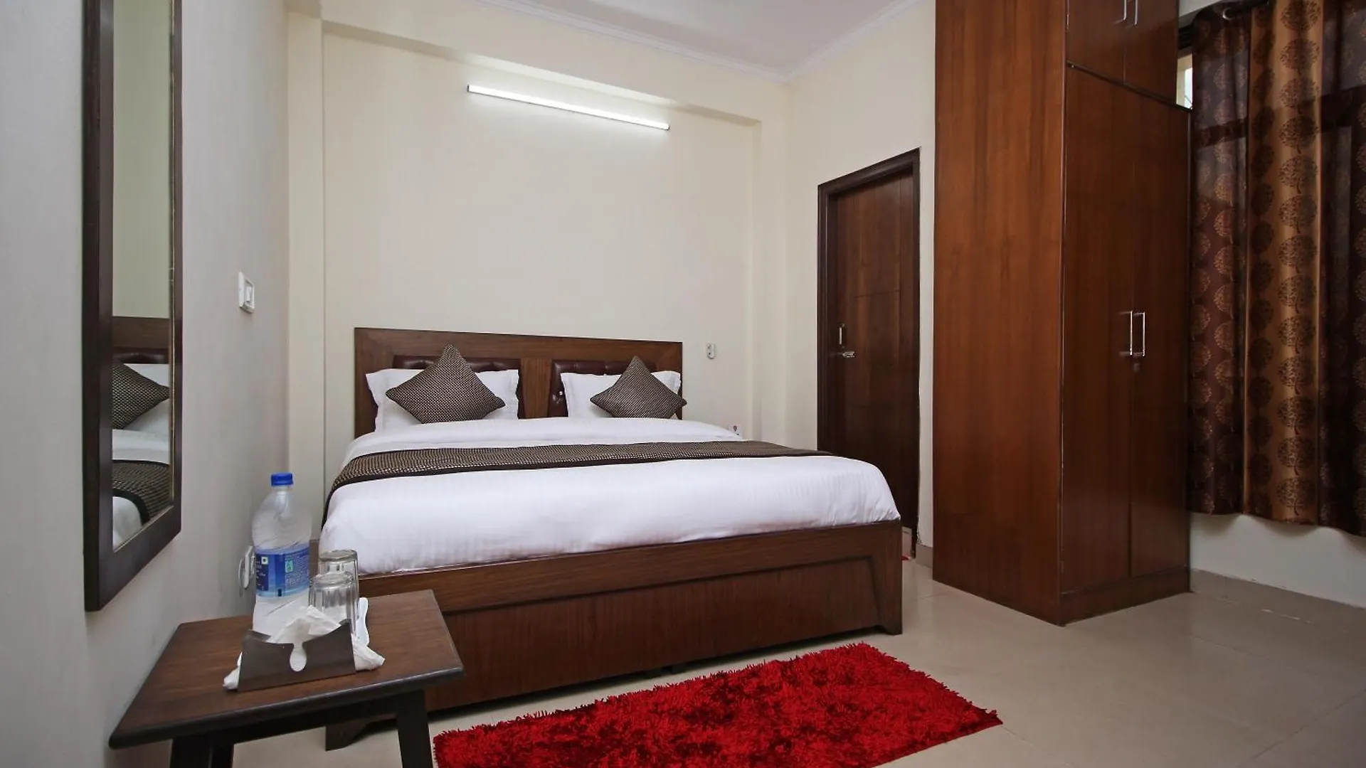 Hotel O Surya Palace New Delhi