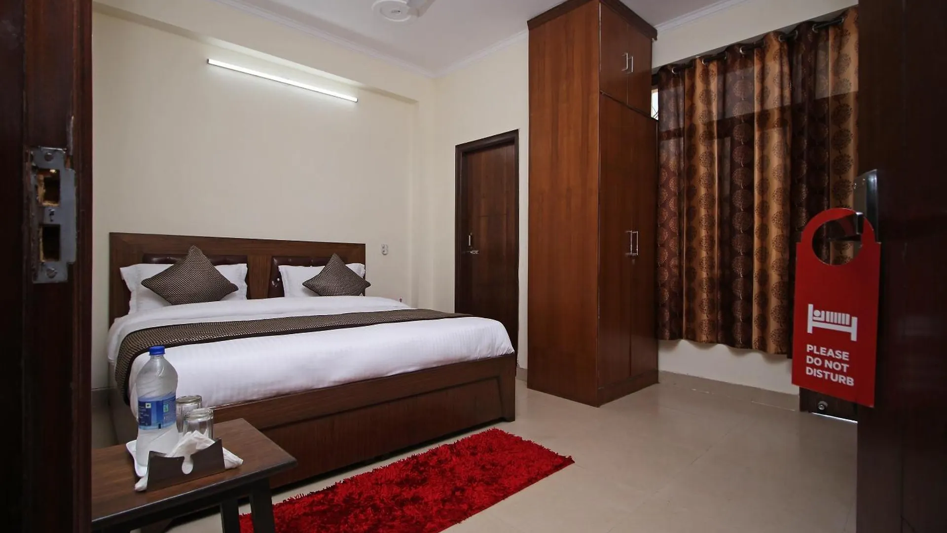 Hotel O Surya Palace New Delhi