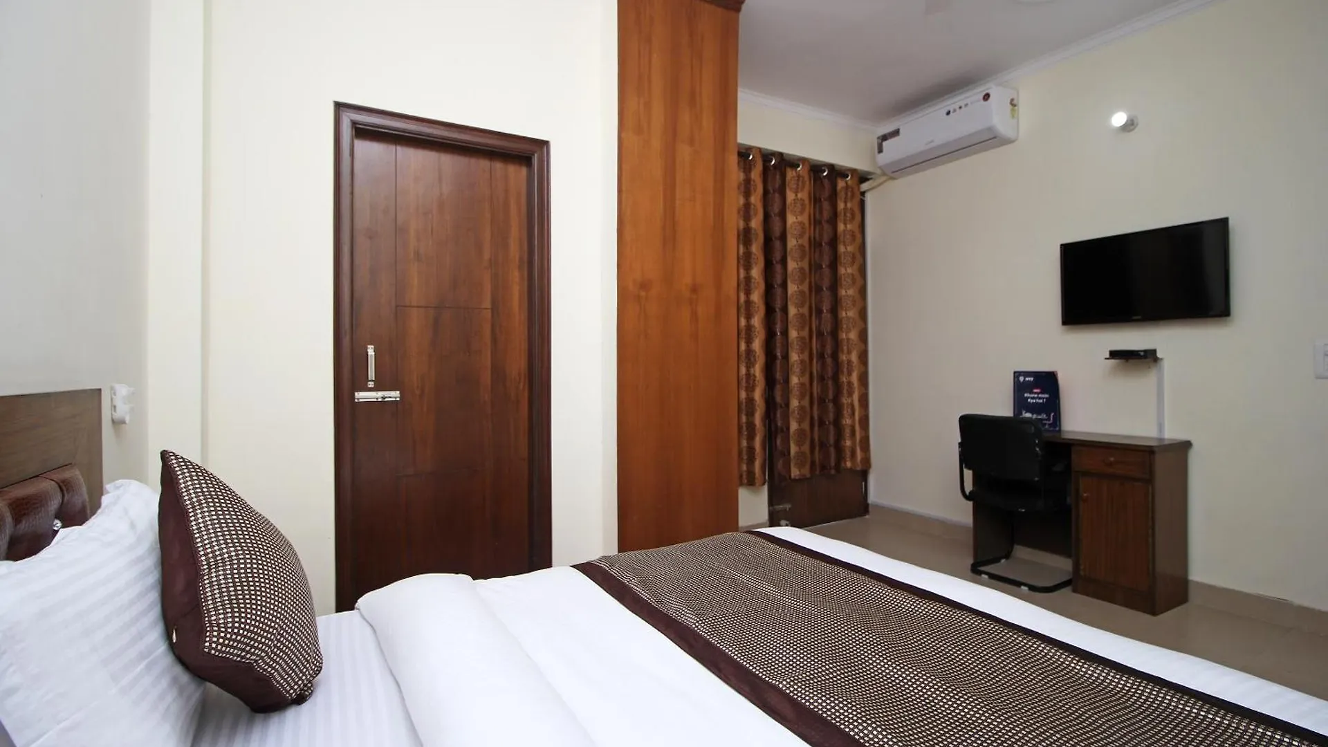 Hotel O Surya Palace New Delhi