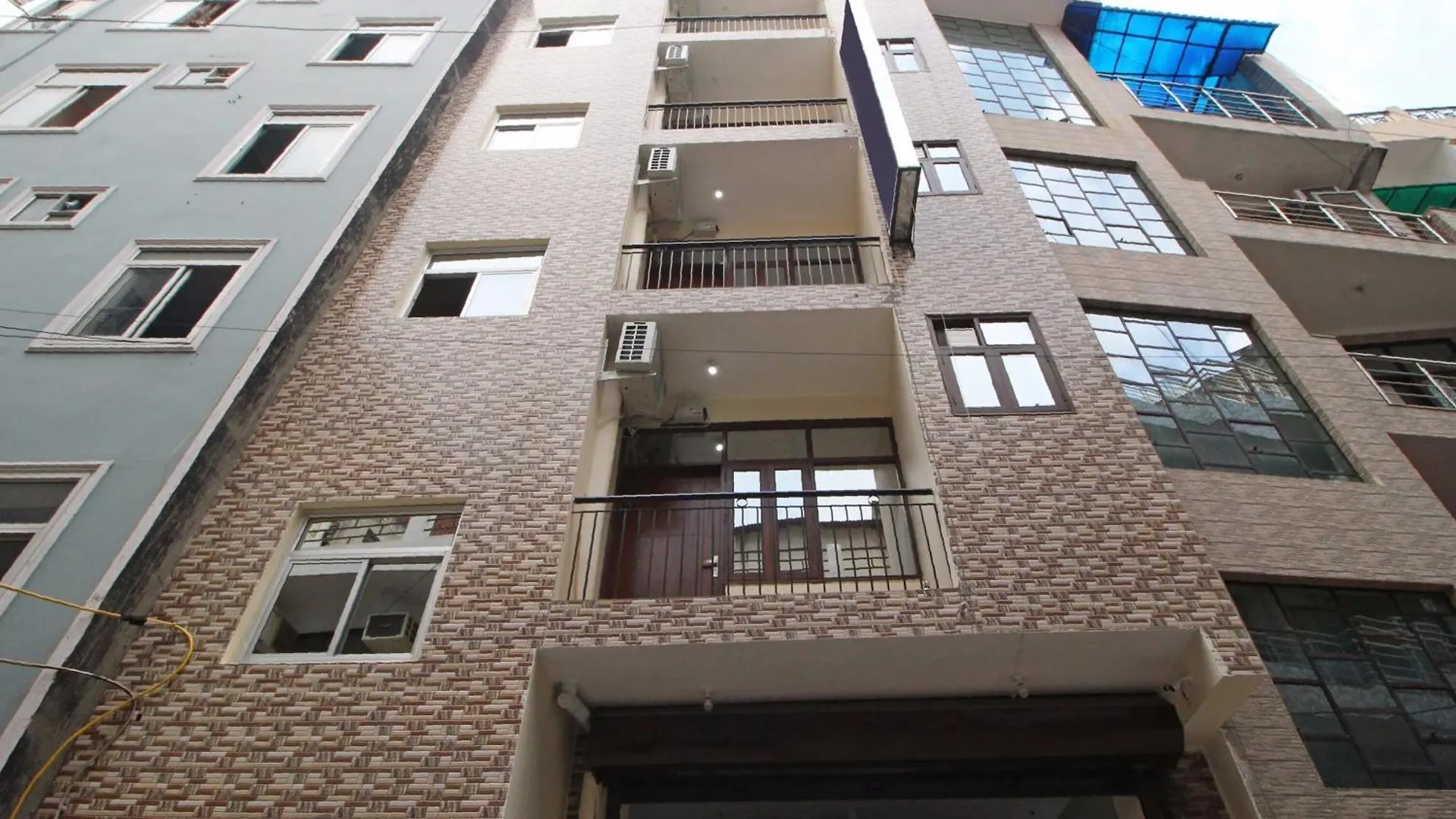 Hotel O Surya Palace New Delhi